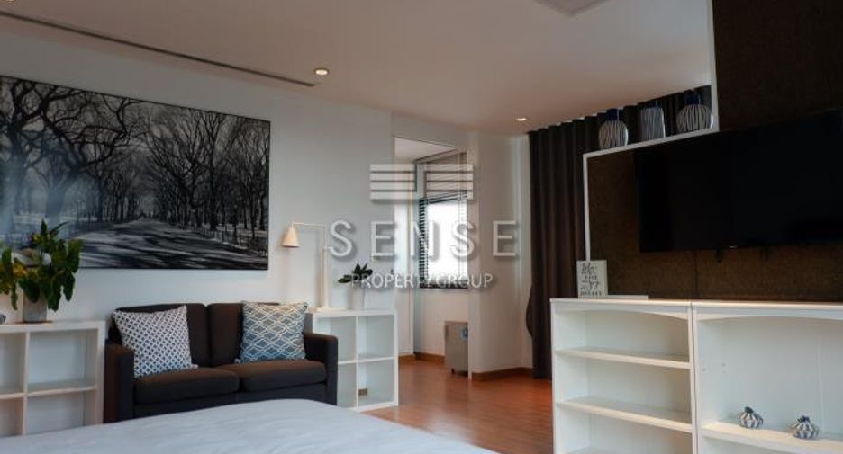 For sale 4 bedrooms condo in Watthana, Bangkok