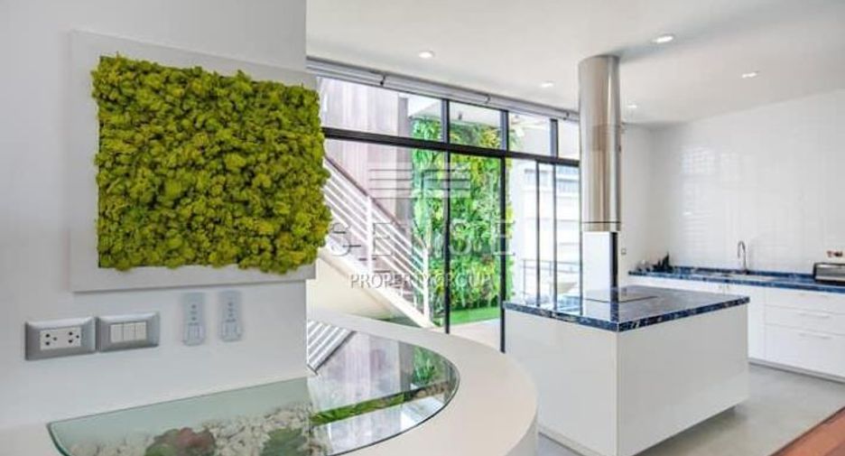 For rent 6 bedrooms condo in Pathum Wan, Bangkok