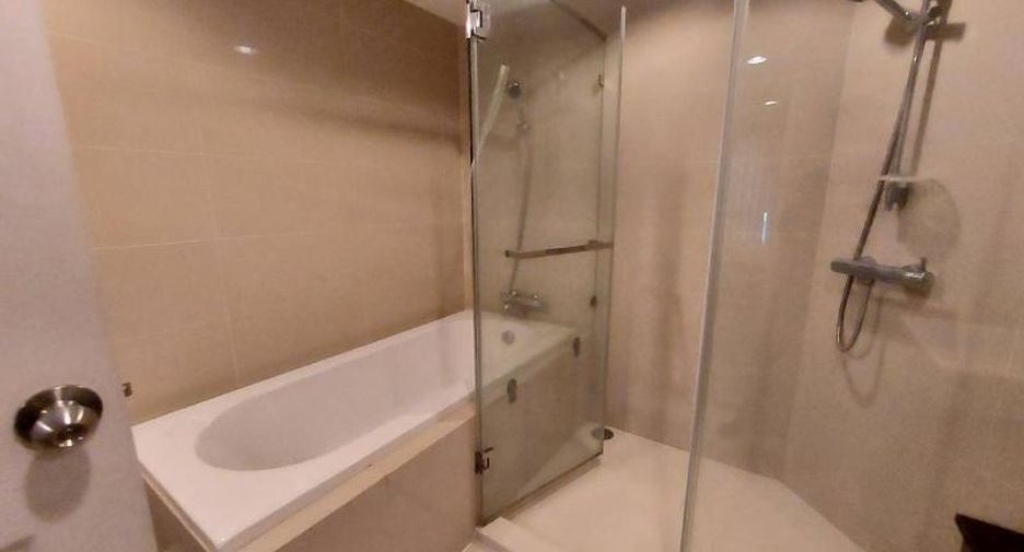For sale and for rent 2 bed condo in Huai Khwang, Bangkok