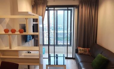 For rent 2 bed condo in Huai Khwang, Bangkok