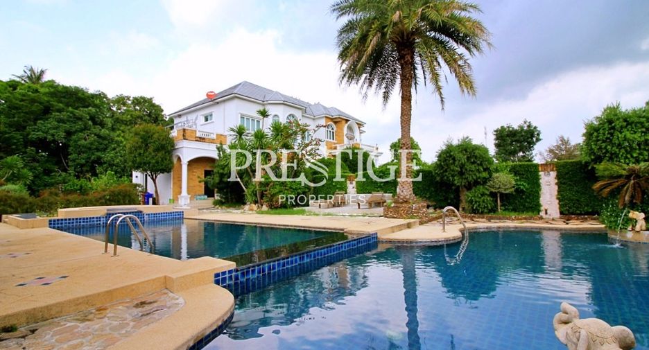 For sale 8 bedrooms house in Sattahip, Chonburi