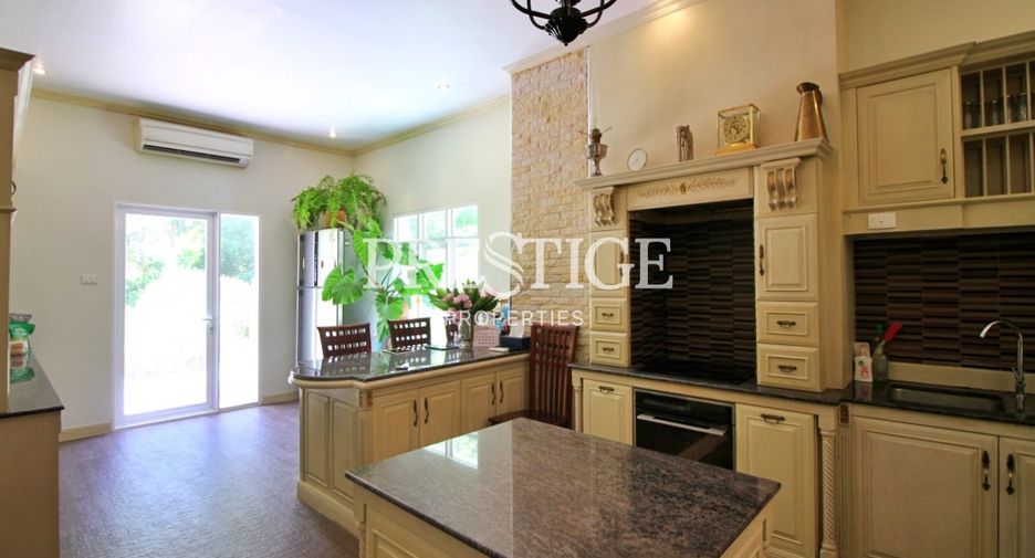 For sale 8 bedrooms house in Sattahip, Chonburi