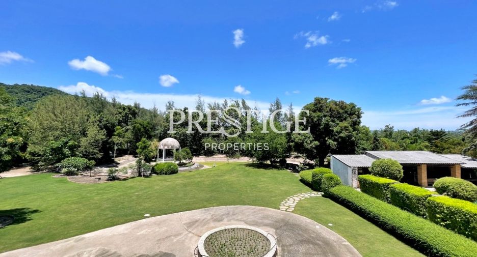 For sale 8 bedrooms house in Sattahip, Chonburi