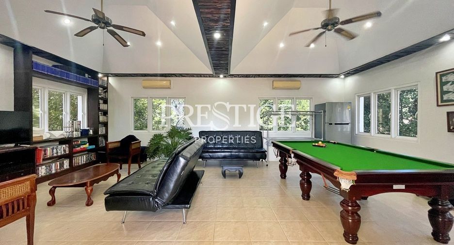For sale 8 bedrooms house in Sattahip, Chonburi