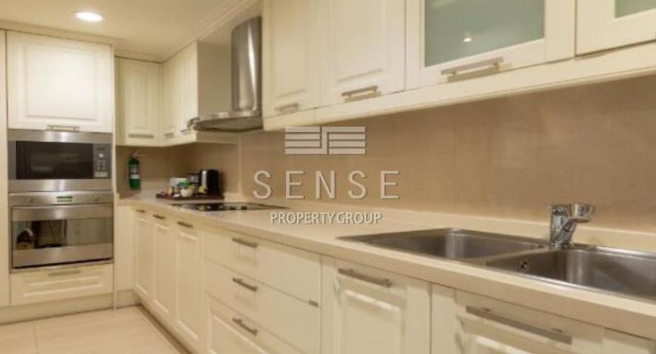 For rent 4 bedrooms condo in Watthana, Bangkok