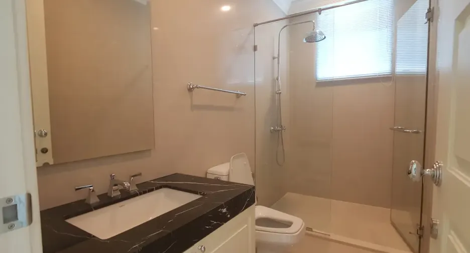 À vendre 4 chambres condo à Watthana, Bangkok