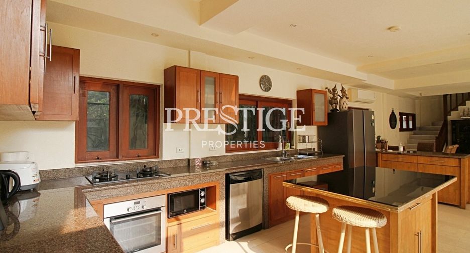 Casa en venta de 6 habitaciones en Bang Lamung, Chonburi