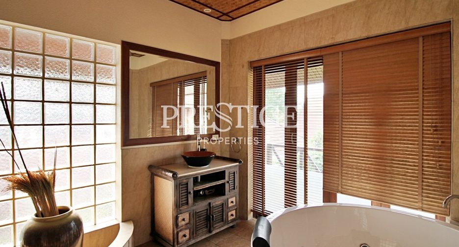 Casa en venta de 6 habitaciones en Bang Lamung, Chonburi