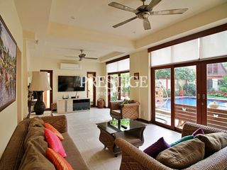 Casa en venta de 6 habitaciones en Bang Lamung, Chonburi