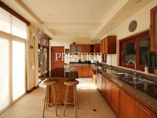 Casa en venta de 6 habitaciones en Bang Lamung, Chonburi