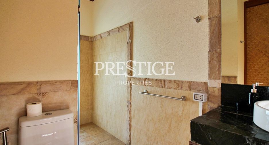 Casa en venta de 6 habitaciones en Bang Lamung, Chonburi