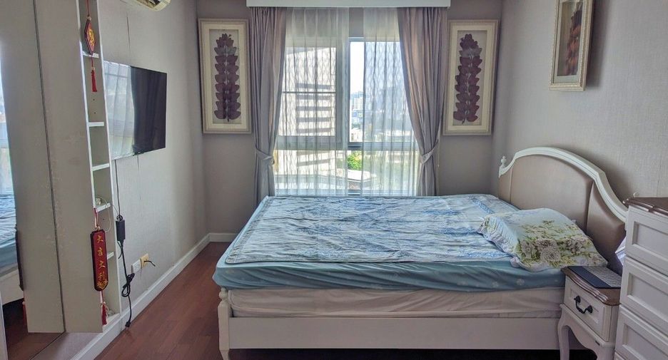 For sale 2 bed condo in Huai Khwang, Bangkok