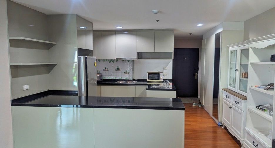 For sale 2 bed condo in Huai Khwang, Bangkok