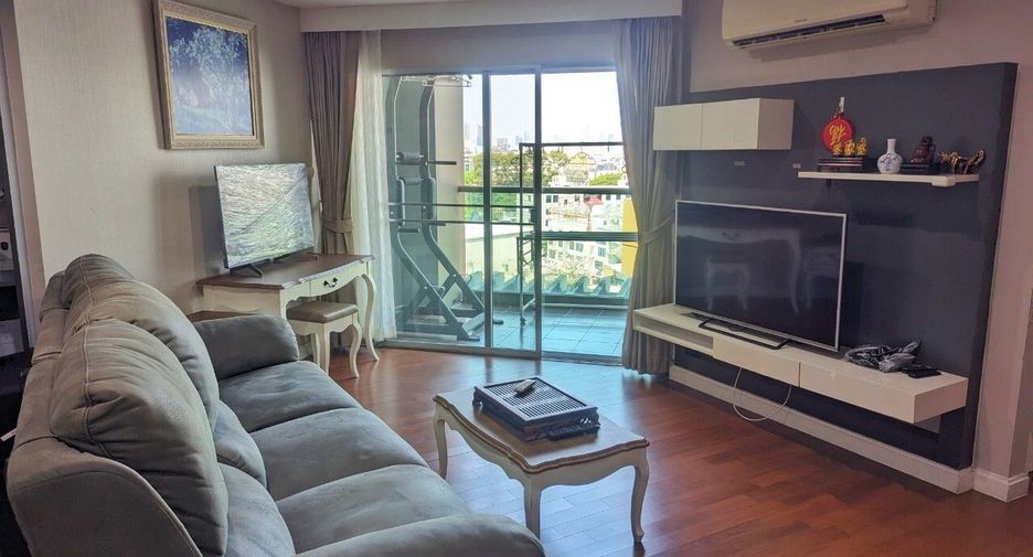 For sale 2 bed condo in Huai Khwang, Bangkok