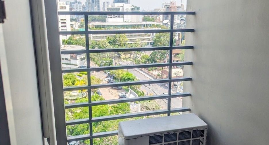 For sale 2 bed condo in Huai Khwang, Bangkok