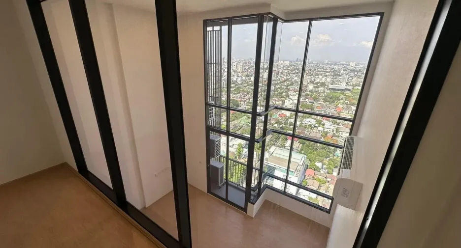 For sale 2 bed condo in Watthana, Bangkok