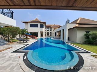 Casa en venta de 8 habitaciones en Bang Lamung, Chonburi
