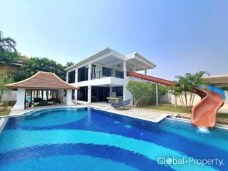 Casa en venta de 8 habitaciones en Bang Lamung, Chonburi
