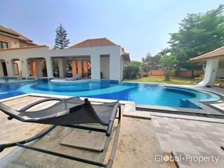 Casa en venta de 8 habitaciones en Bang Lamung, Chonburi