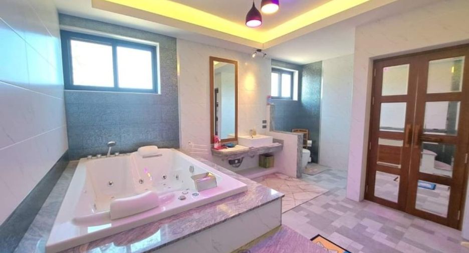 À vendre 8 chambres maison à Bang Lamung, Chonburi