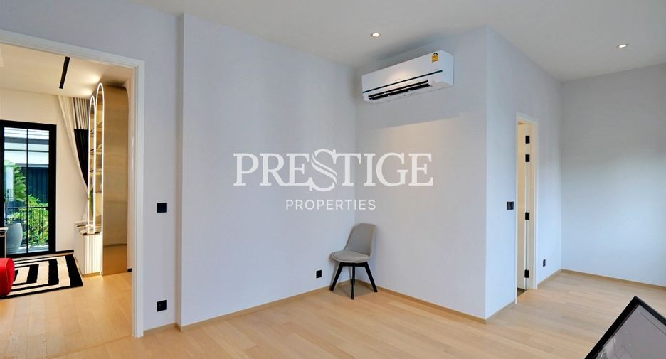 For sale 4 bedrooms house in Bang Lamung, Chonburi