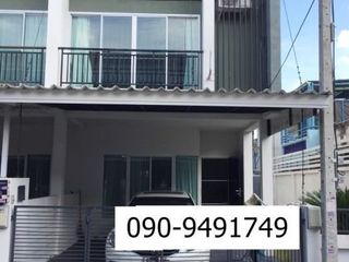 For rent 3 bedrooms townhouse in Bang Khen, Bangkok