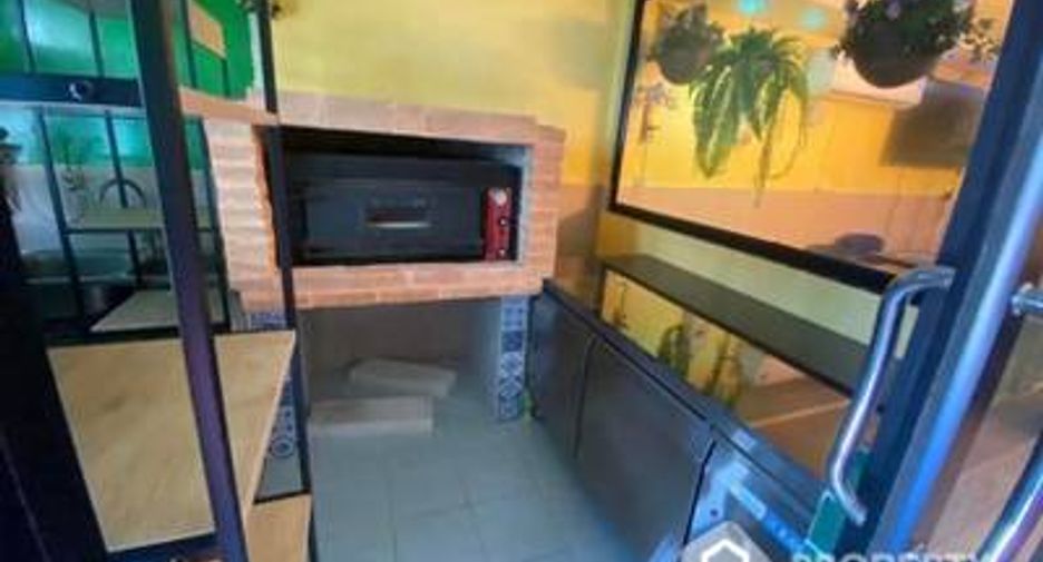 For sale 4 bed townhouse in Bang Lamung, Chonburi