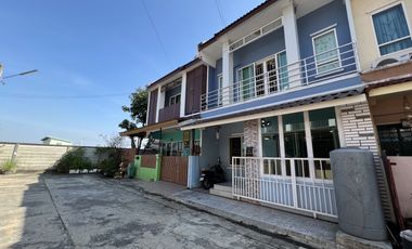 For sale 3 bed townhouse in Krathum Baen, Samut Sakhon