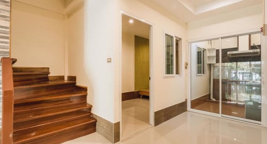 For rent 3 ベッドルーム house in Phra Nakhon, Bangkok