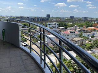 For sale 3 bed condo in Suan Luang, Bangkok