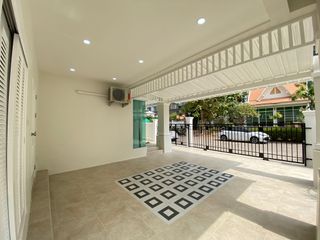 For rent 4 Beds condo in South Pattaya, Pattaya