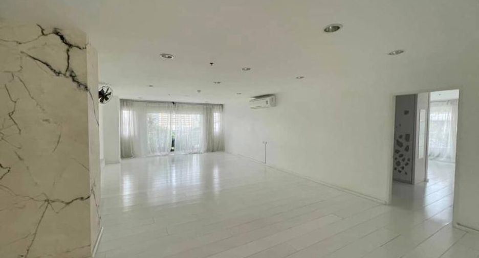 For rent そして for sale 3 Beds condo in Bang Na, Bangkok