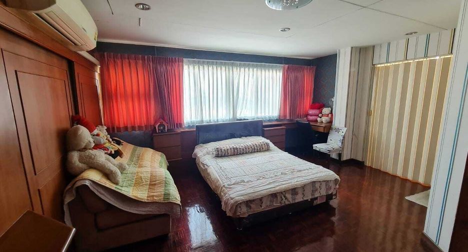 For sale 2 bed condo in Din Daeng, Bangkok