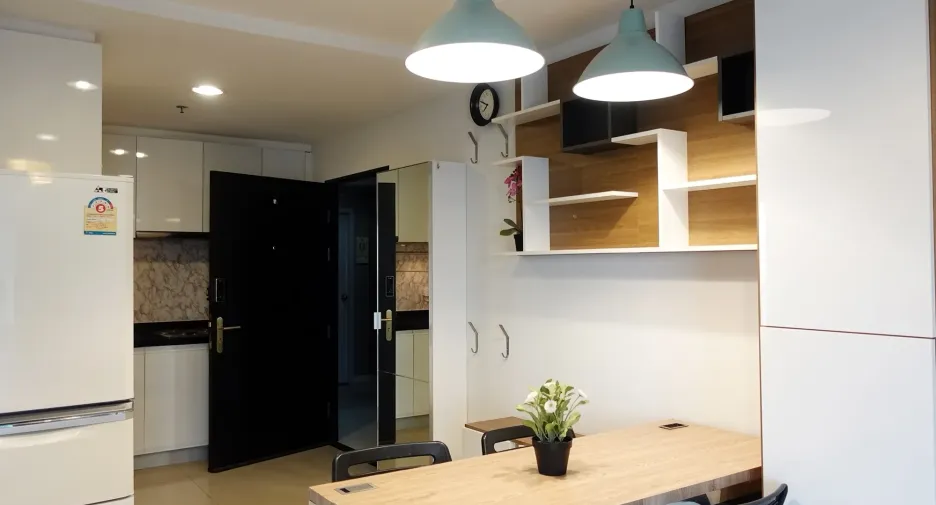 For sale 2 bed condo in Huai Khwang, Bangkok