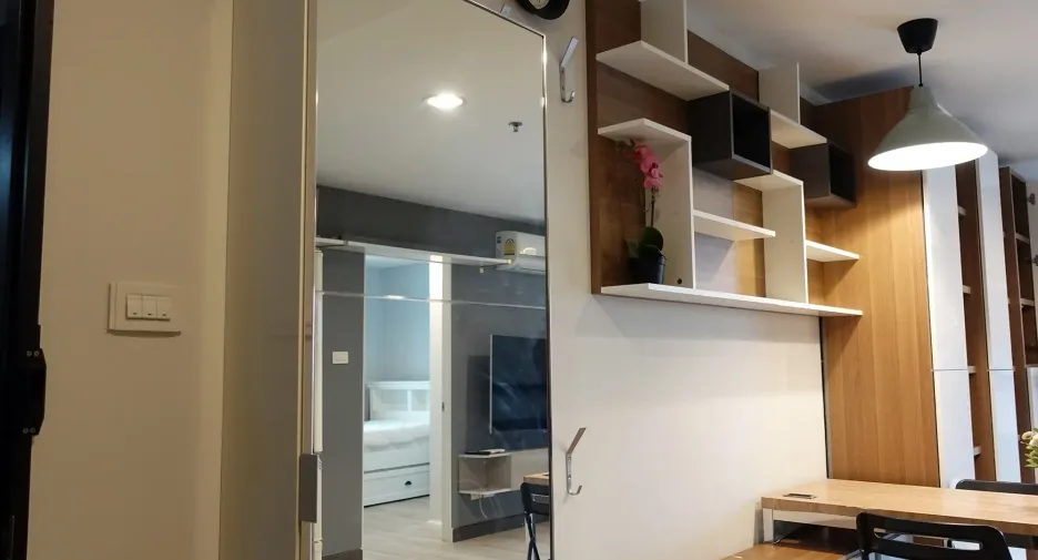 For sale 2 bed condo in Huai Khwang, Bangkok