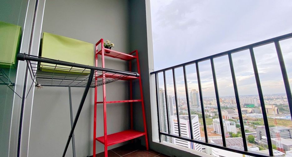 For sale 2 bed condo in Huai Khwang, Bangkok