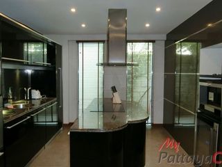 For sale 4 bedrooms villa in Bang Lamung, Chonburi