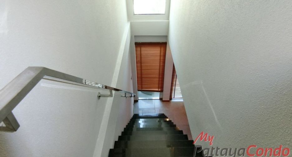 For sale 4 bedrooms villa in Bang Lamung, Chonburi