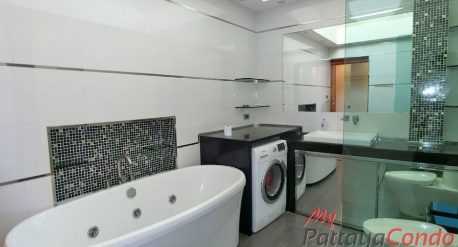 For sale 4 bedrooms villa in Bang Lamung, Chonburi