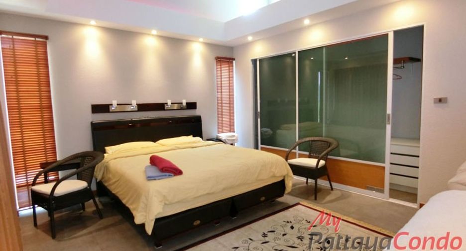 For sale 4 bedrooms villa in Bang Lamung, Chonburi