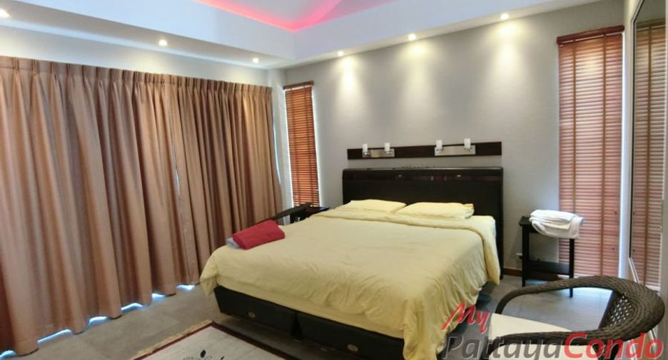 For sale 4 bedrooms villa in Bang Lamung, Chonburi
