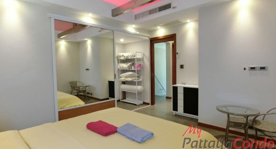 For sale 4 bedrooms villa in Bang Lamung, Chonburi