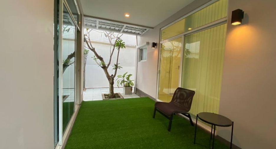 For sale and for rent 4 bed house in Prawet, Bangkok