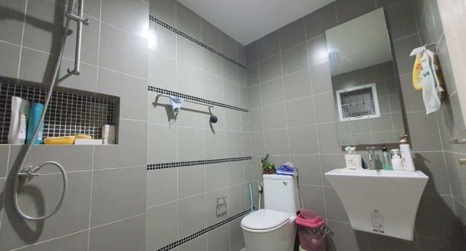 Продажа 3 спальни таунхаус в Mueang Pathum Thani, Патумтани