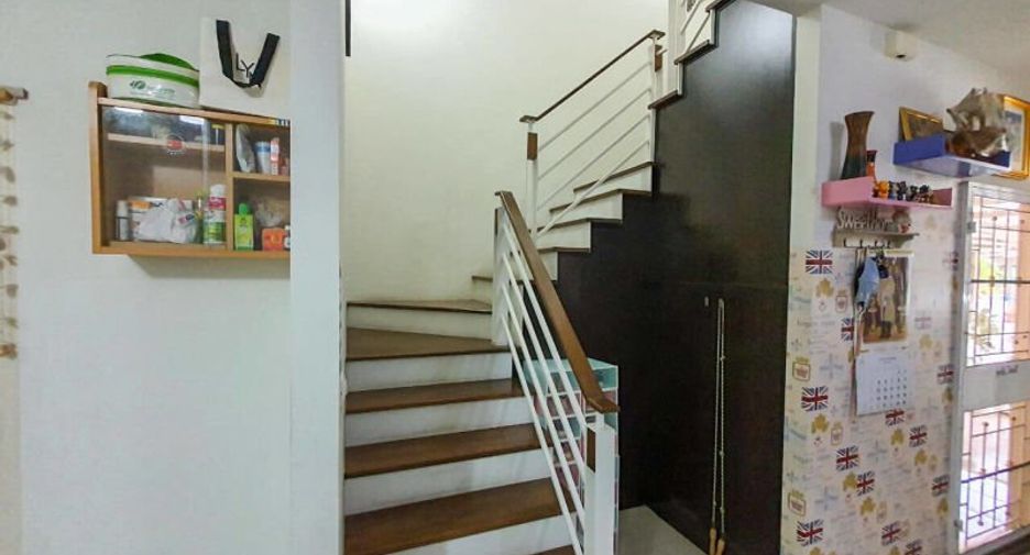 Продажа 3 спальни таунхаус в Mueang Pathum Thani, Патумтани