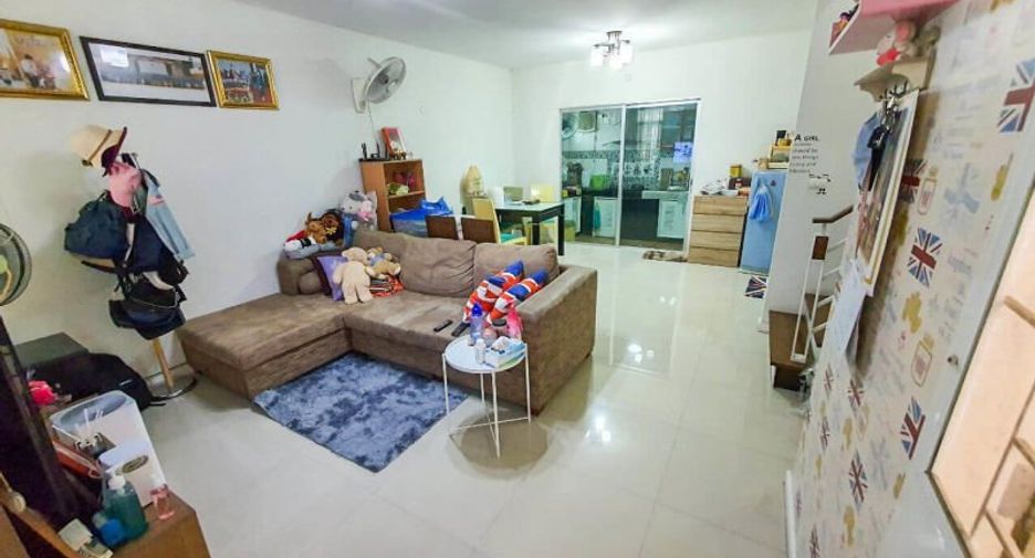 Продажа 3 спальни таунхаус в Mueang Pathum Thani, Патумтани