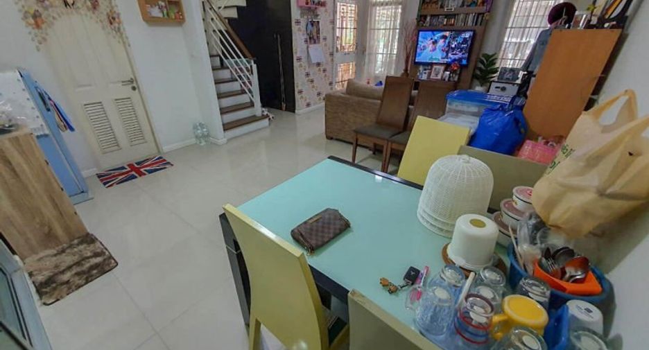 Продажа 3 спальни таунхаус в Mueang Pathum Thani, Патумтани