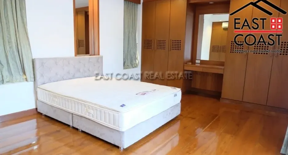 Haus zur Miete mit 5 Zimmer in Bang Lamung, Chonburi