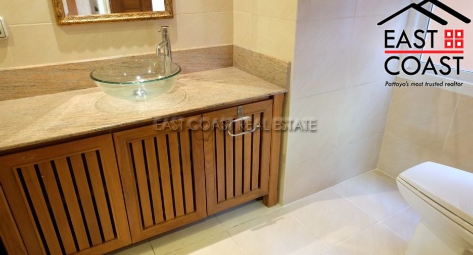Casa en alquiler de 5 habitaciones en Bang Lamung, Chonburi