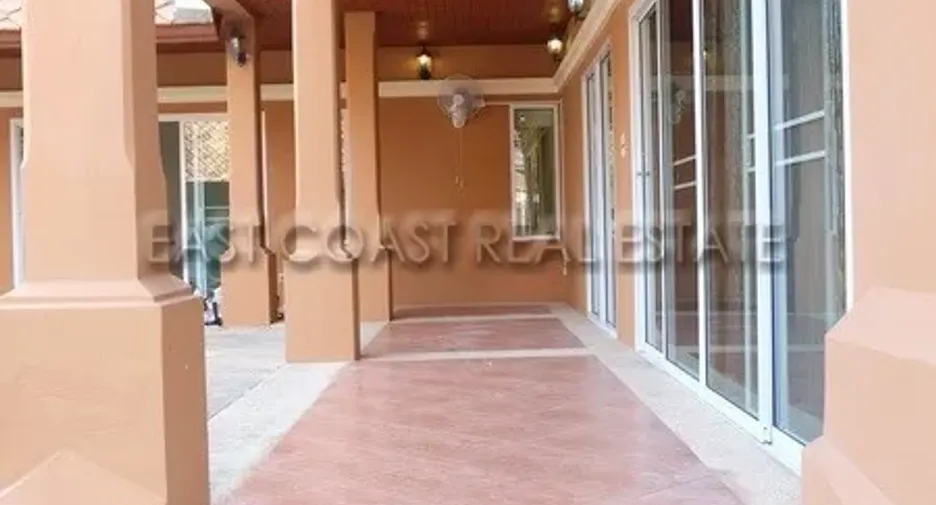 Haus zur Miete mit 5 Zimmer in Bang Lamung, Chonburi